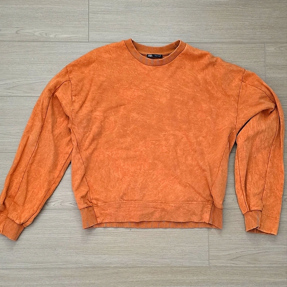 Zara Sweatshirt - Picture 2 of 4